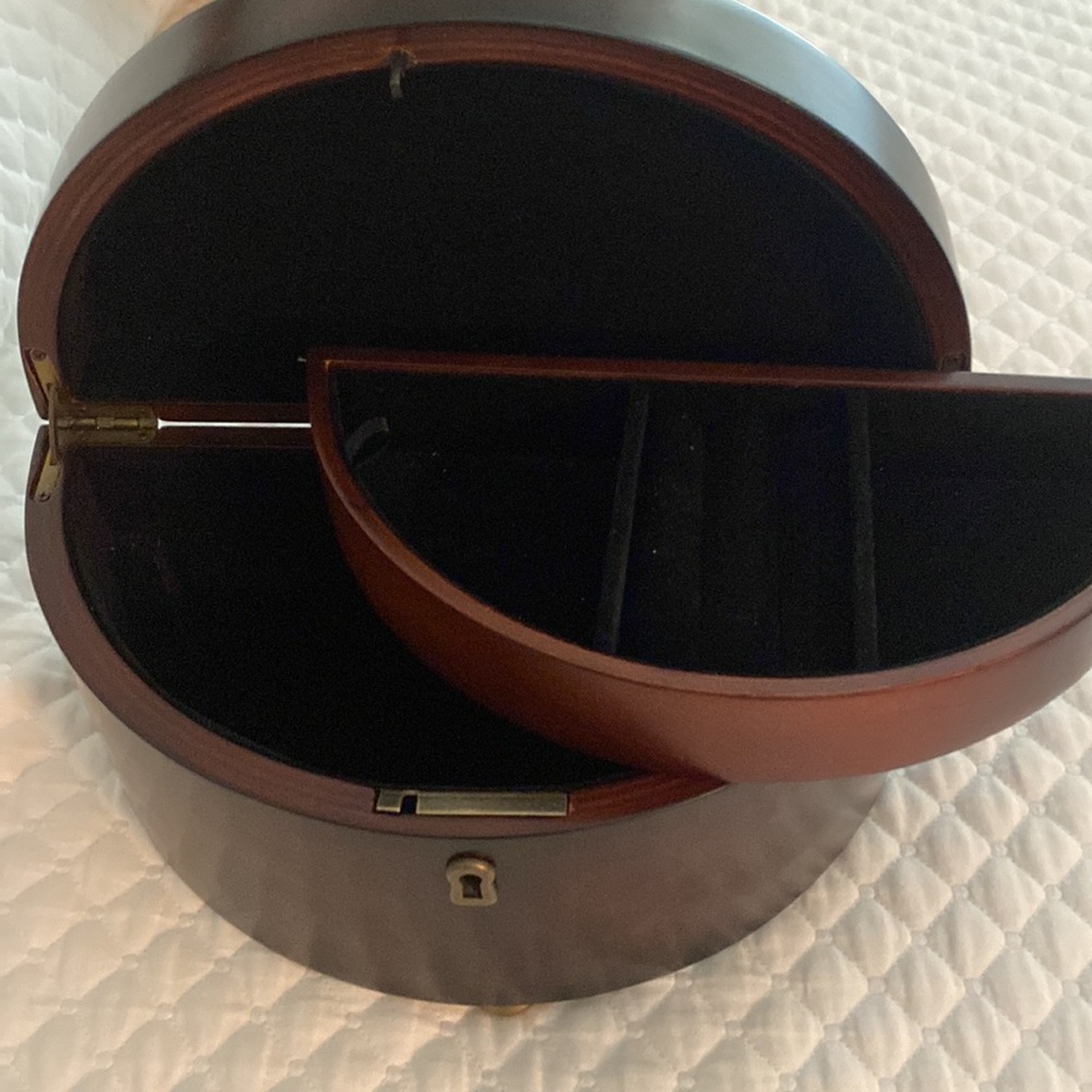 Small Jewelry Box - Picture 3 of 7